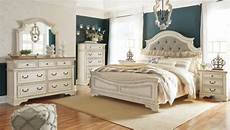 Sleigh Bed